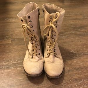 Steve Madden Troopa Boot (Beige)